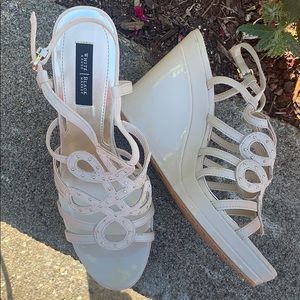 WHBM LIGHT BEIGE GOLD STUD WEDGE